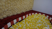Ada juga kolam buatan dengan dekorasi popcorn (Shinta/detikTravel)
