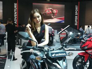 Ini Suka Duka Jadi Usher di Pameran Otomotif