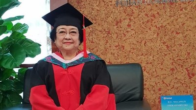 Momen Megawati Dapat Gelar Doktor Kehormatan ke-8 di China
