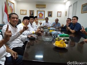 Bahas Wagub, Gerindra-PKS DKI Kompak Salam 2 Jari