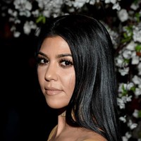 Sulung dari Kardashian bersaudari ini juga memakan pil plasenta setelah melahirkan anak keduanya di 2015. Kourtney mengaku pil plasentanya rasanya enak dan memberikan manfaat yang baik bagi kesehatan dan moodnya.  Foto: (Matt Winkelmeyer/Getty Images)