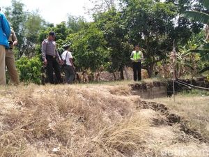 Tanggul Bengawan Solo di Lamongan Ambles, Rawan Jebol