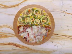 Resep Pizza dengan 2 Topping, Camilan Wajib Coba Nih