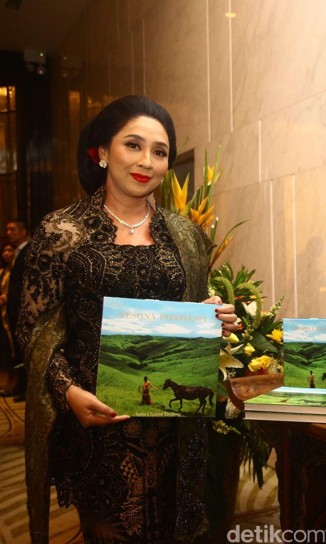 Anita Ratnasari Tanjung, istri pengusaha sukses Chairul Tanjung merayakan ulang tahunnya ke-50. Perayaan itu dilaksanakan di The Westin, Kuningan Minggu (04/11/2018). Foto: Grandyos Zafna/detikphoto