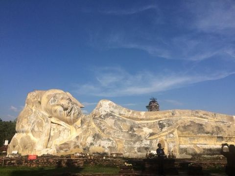 Patung Buddha Tidur di Ayutthaya