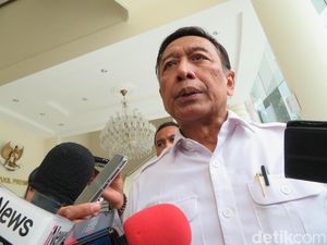 BIN Sebut 50 Penceramah Berpaham Radikal, Wiranto: Awasi, Bersihkan