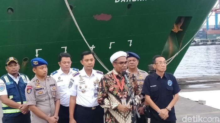 Beri Dukungan, Ngabalin Datangi Posko Evakuasi Lion Air di Tj Priok