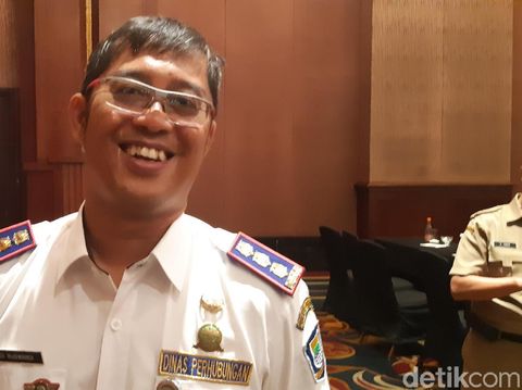 Parkir Sembarangan di Bandung Disanksi Cabut Pentil Ban