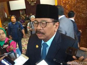 Gubernur Soekarwo Tetapkan UMK Jatim 2019