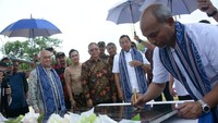 Beroperasinya SPBKB Sepangah ini merupakan pengoperasian Lembaga Penyalur BBM Satu Harga yang ke-5 bagi AKR. Sebelumnya AKR telah mendirikan dan mengoperasikan 4 (empat) outlet SPBKB Lembaga Penyalur BBM Satu Harga di Propinsi Kalimantan Barat yaitu Kabupaten Bengkayang, Kabupaten Sanggau dan Kabupaten Ketapang serta 1 (satu) outlet di Kabupaten Lampung Barat, Propinsi Lampung. Foto: dok. AKR