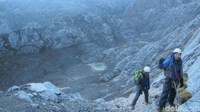 Trek Pendakian Carstensz