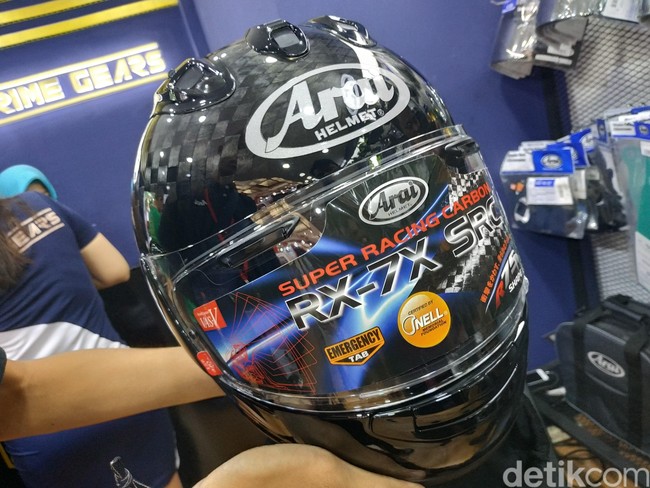 Deretan Helm Impor Paling Mahal di IMOS 2018 Deretan Helm Impor Paling Mahal di IMOS 2018