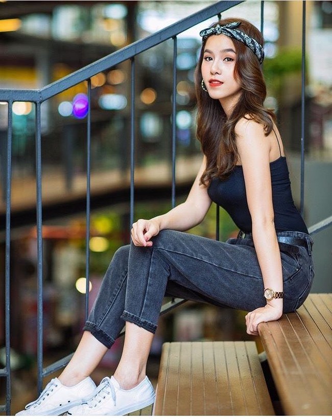 Memiliki senyuman yang memikat dengan riasan flawless membuat penampilannya terlihat menakjubkan. Foto: Instagram @gibby_p