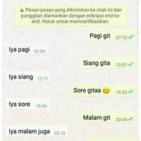 Lagi-lagi isi percakapannya hanya mengucapkan salam, dan si wanitanya juga hanya membalas salamnya saja. Jika terus-terusan seperti ini, bagaimana si pria bisa meluluhkan hati gebetannya? Foto: Instagram @smart.gram