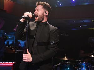 Bocoran Konsep Busana Calum Scott di Konsernya Nanti