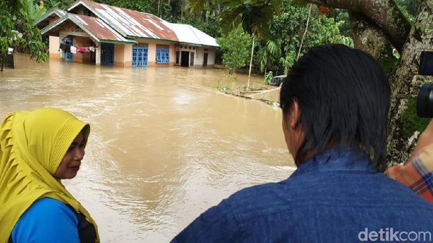 8 Kabupaten/Kota di Sumbar Kena Banjir, Padang Tanggap Darurat