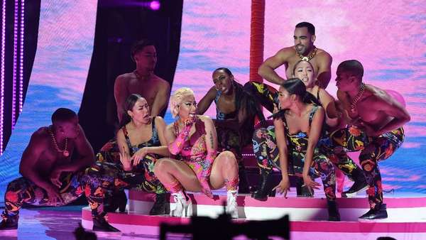 Aksi Nicki Minaj di MTV EMAs 2018 Aksi Nicki Minaj di MTV EMAs 2018
