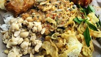 Mau disantap untuk sarapan, makan siang atau malam pecel Kediri tetap enak. Banyak penjualnya di berbagai kota di Jawa. Foto: Instagram @e_ndro