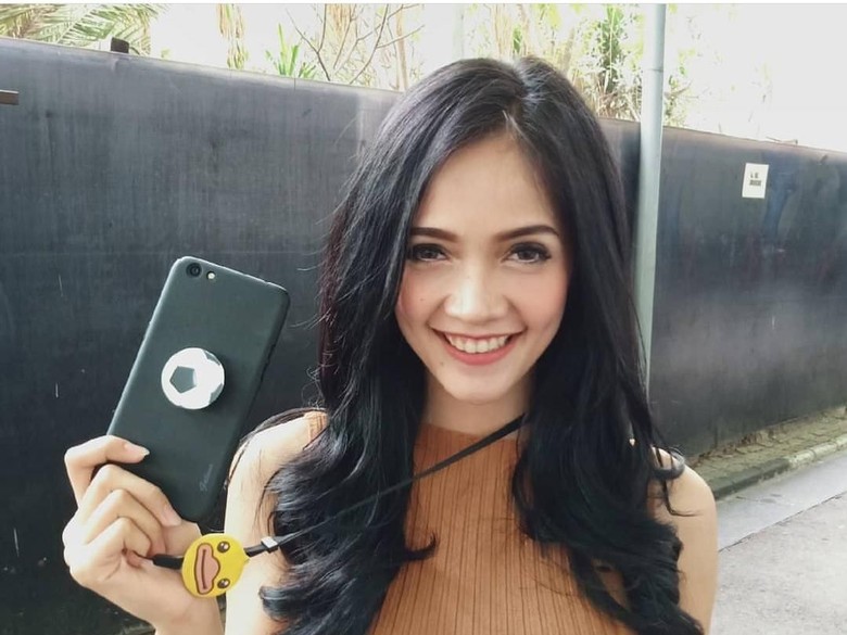 Kartika Berliana Rasakan Sulitnya Bawakan Berita Meninggalnya Dylan Sahara Kartika Berliana Rasakan Sulitnya Bawakan Berita Meninggalnya Dylan Sahara