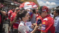 Jorge Lorenzo turun ke lintasan balap, tapi hanya untuk melayani pertanyaan wartawan (Mirco Lazzari gp/Getty Images)