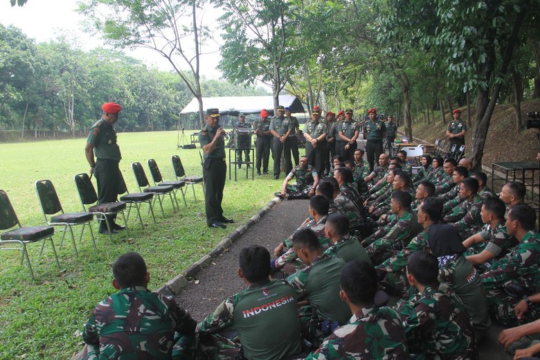 KSAD Tinjau Kesiapan Tim AARM-28 Malaysia di Mako Kopassus KSAD Tinjau Kesiapan Tim AARM-28 Malaysia di Mako Kopassus