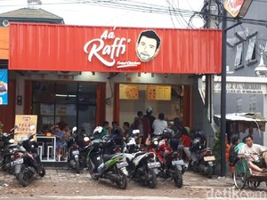 Dari Kue Hingga Fried Chicken, Mana Kuliner Artis yang Paling Laris?