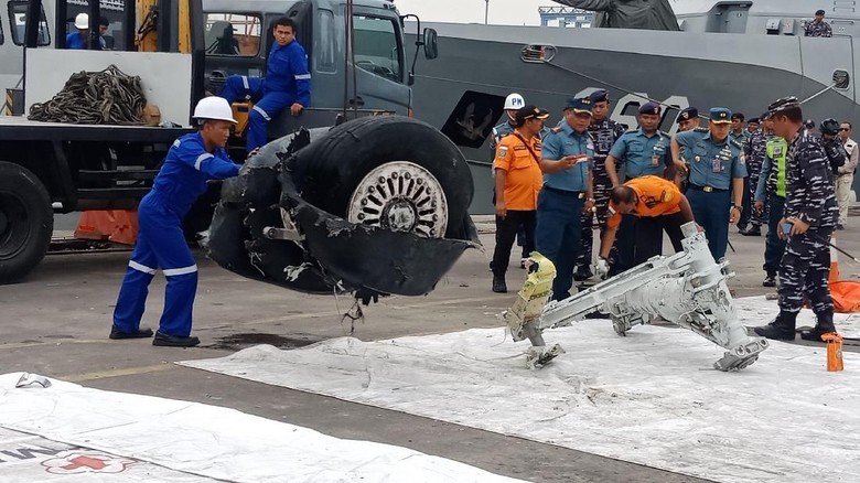 Tiga Bagian Pesawat Lion Air PK LQP Tiba di JICT Tj Priok