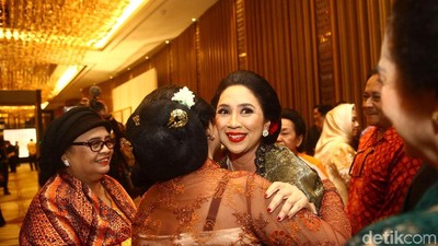 Tokoh dan Pejabat Negara Hadiri HUT Ke-50 Anita Chairul Tanjung