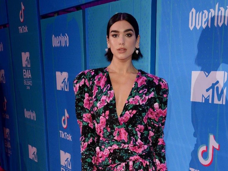 Dua Lipa Menanti Kembarannya di Madame Tussauds Dua Lipa Menanti Kembarannya di Madame Tussauds