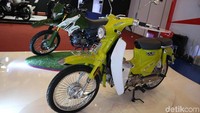 Di Indonesia Motorcycle Show (IMOS) 2018, ada satu motor bebek besutan SYM yang identik dengan motor bebek Honda tersebut. Foto: Agung Pambudhy