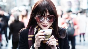 Manisnya Istri Gilang Dirga Saat Kulineran di Jepang hingga New York