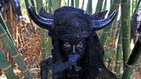 Selain itu, tradisi Kebo-keboan juga dilaksanakan untuk meminta agar hujan segera turun setelah musim kemarau sehingga mereka bisa melanjutkan bercocok tanam. Masyarakat setempat meyakini, jika tradisi Kebo-Keboan tidak digelar maka akan terjadi musibah di daerahnya. Bagi masyarakat acara ini bukan sekedar ritual tolak bala tetapi, juga sebagai ajang silaturahmi dan hiburan masyarakat. 