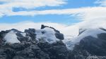 Foto: Beginilah Trek Pendakian Puncak Carstensz
