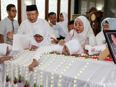 Tangis dan Haru Saat Jaksa Korban Lion Air Akan Dikebumikan
