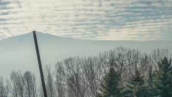 Tiang penyangga awan. Foto: Denis Cherim