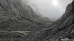 Foto: Beginilah Trek Pendakian Puncak Carstensz