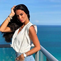 Kadang sesuatu tidak terjadi sesuai apa yang kamu pikirkan. Saat aku berkarier jadi model di New York, aku tidak membayangkan diriku enam tahun setelahnya punya tiga anak-anak menakjubkan, kata Jade.  Foto: Instagram