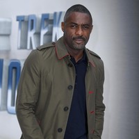 Aktor Inggris Idris Elba dinilai punya kharisma kuat dan selalu total berperan menjadi karakter apapun di semua film yang dibintanginya. Bahkan tahun ini ia disebut-sebut layak menjadi James Bond terbaru. Idris Elba juga dinobatkan sebagai Pria Terseksi 2018. Foto: Getty Images
