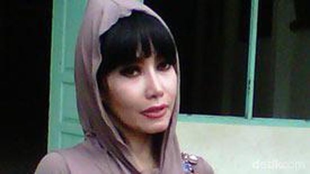 Seleb-seleb yang Menikahi Ibu Angkat