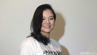 Meski baru kembali usai vakum setelah melahirkan, Eriska berusaha memberikan yang terbaik di film A Man Called Ahok. Pool/Noel/detikFoto.