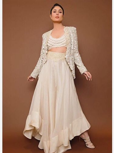 Kareena Kapoor Cantik Tanpa Makeup, Tapi Netizen Malah Bilang Tua