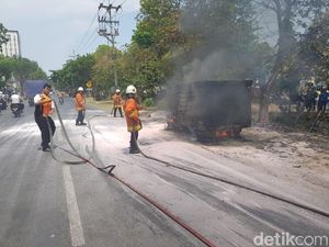 Mobil Boks Terbakar di Depan SPBU, Ini Penyebabnya