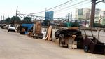 Bantaran Kali Tanah Abang Kembali Kumuh dengan Gubuk Liar