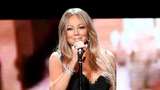 Mariah Carey Rela Jongkok di Depan Mesin Popcorn Demi Hasil Selfie Maksimal