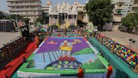 Perayaan Diwali atau Deepavali merupakan salah satu hari raya terbesar umat Hindu di seluruh dunia, khususnya di India yang dirayakan pada bulan Aswayuja menurut kalender Caka Hindu atau sekitar bulan Oktober-November pada kalender Gregorian. Amit Dave/Reuters.