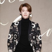 Lee Jong Suk beberapa kali menunjukkan keahliannya berakting laga di drama Korea, salah satunya ‘W: The Two Worlds’. Tidak heran, karena aktor 32 tahun ini adalah pemegang sabuk hitam taekwondo. Foto: Getty Images