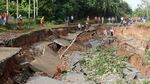 Curah Hujan Tinggi, Jalan di Nagari Kumanis Amblas