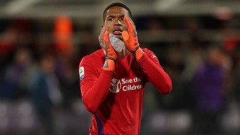 Alban Lafont, Fiorentina. Kiper 19 tahun ini sudah rutin menjadi wonderkid di seri Football Manager sebelumnya. Takkan mudah merekrutnya di awal game karena baru direkrut La Viola musim panas lalu. (Foto: Gabriele Maltinti/Getty Images)