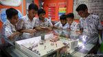 Antusiasme Siswa SD Saat Simulasi Mencoblos