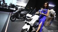 Jadi tak hanya pameran otomotifnya saja yang menjadi sorotan, penampilan dari para usher Yamaha ini pun sanggup mencuri perhatian.
